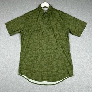 IZOD Saltwater Shirt Men M Performance Short Sleeve Button Down Fishing Outdoors